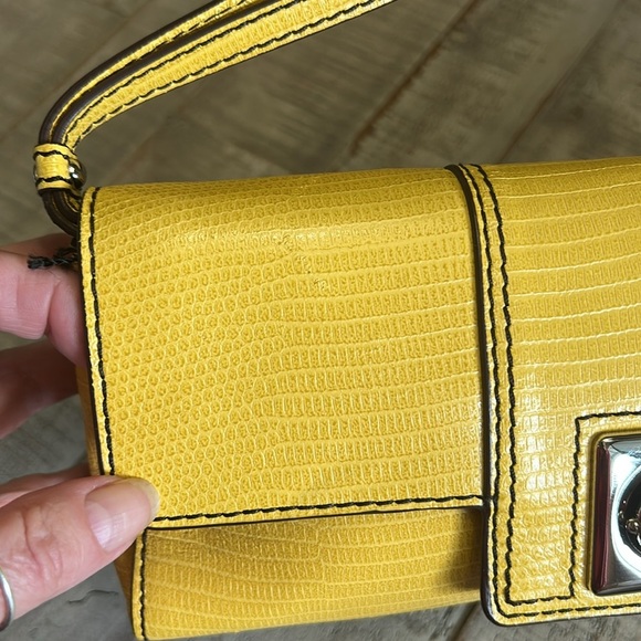 BANANA REPUBLIC NWT YELLOW LEATHER WRISTLET CLUTCH BAG - Picture 5 of 12
